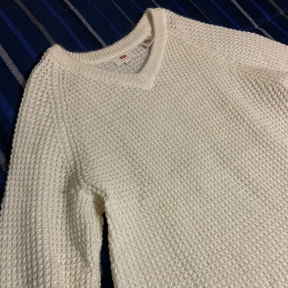 Knitted White Sweater (Levi’s) - Picture 2 of 3